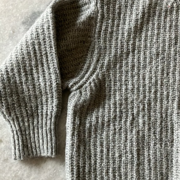 Oversized Zara Grey Sweater - Picture 3 of 5